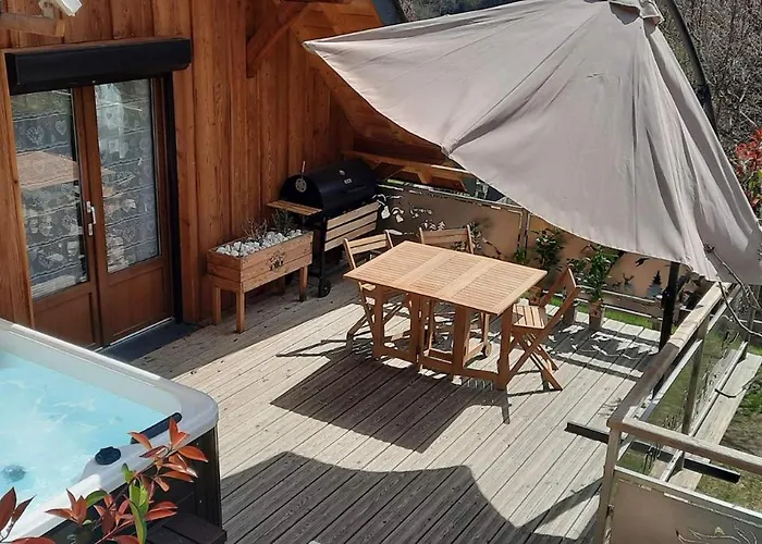 Cosy Avec Vue Magique Alpehytte Gèdre